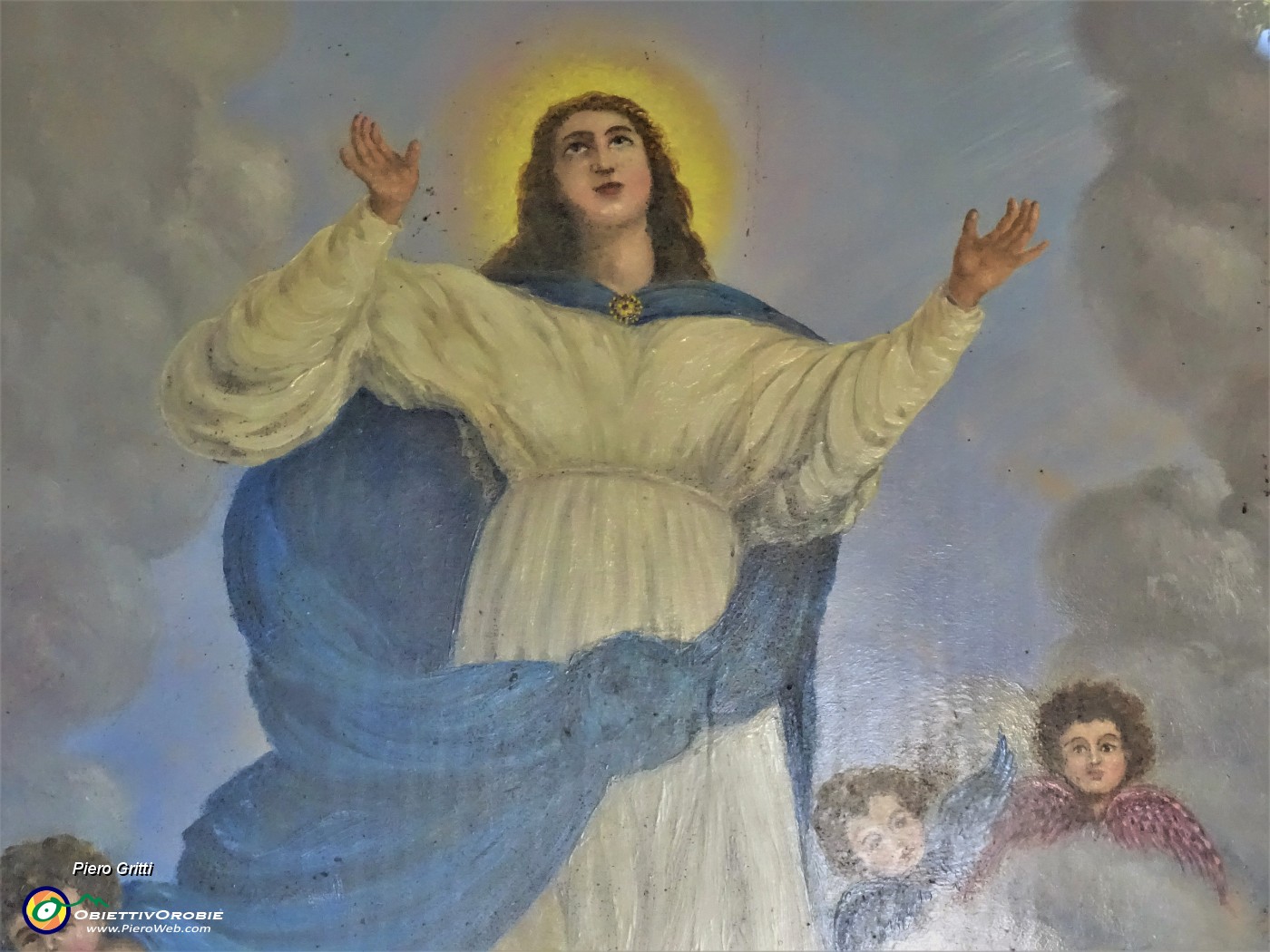 49 Particolare di Madonna con angeli nella 'santella'.JPG